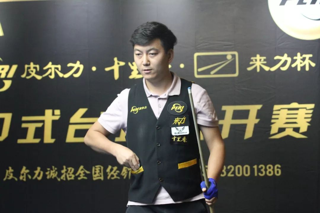 身临其境！场边视角看吉迪半场三分绝杀：疯狂庆祝比夺冠还嗨.